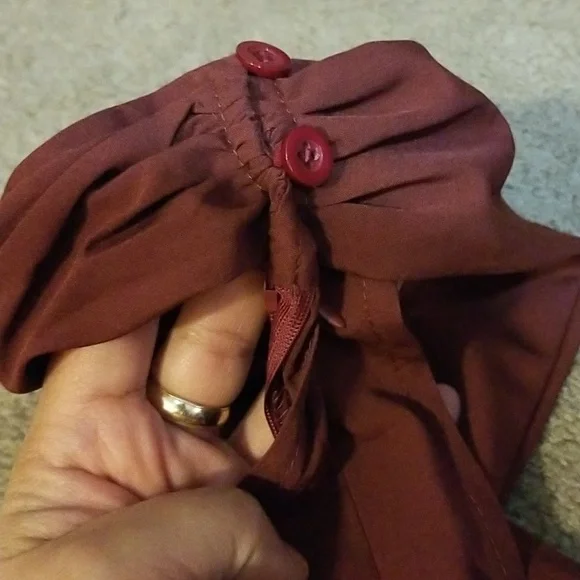 SOLD-Sexy Maroon Twist Neck Cut Sleeve Top-XL - Picture 2 of 2